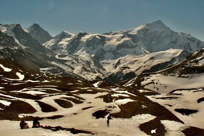 14 Days Annapurna Circuit Trek - Chame to Pisang to Manang: Views, Villages, and Your Acclimatization Day