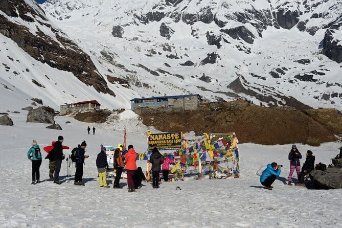 5 Day Private Guided Trekking in Annapurna Base Camp - The guide and porters: the real reason this trek runs smoothly