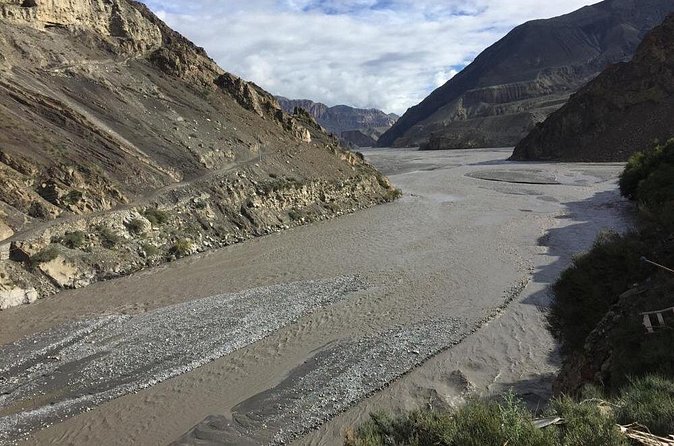 5 Days Adventures Lower Mustang Trip by 4WD Jeep - Day 3: Dhumba Lake Break Inside the Drive, Then Back to Jomsom for Overnight