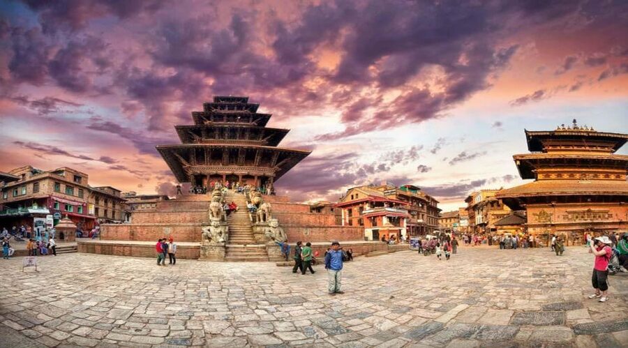 Bhaktapur Durbar Square and Boudhanath Stupa - Bhaktapur and Boudhanath in one day: the contrast that makes it work