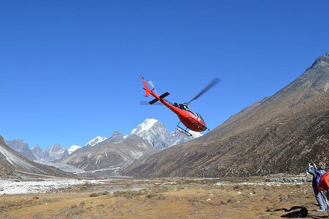 Everest Base Camp Helicopter Tour landing at Hotel Everest View - Kalapathar overfly: the angle that sells the whole tour