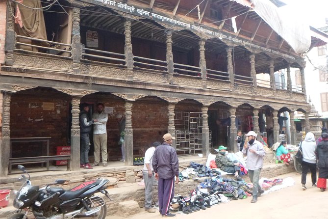 Explore Kathmandu with Local Guide - Stop Two: Kathmandu Durbar Square in 15 Minutes (Ticket Not Included)