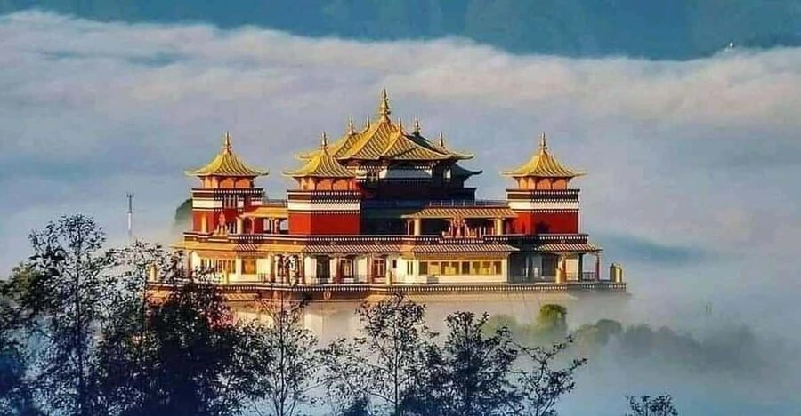 From Kathmandu: 2 Stupas and Kopan Monastery Spiritual Tour - Photo stops and free time: how to use it without losing the thread