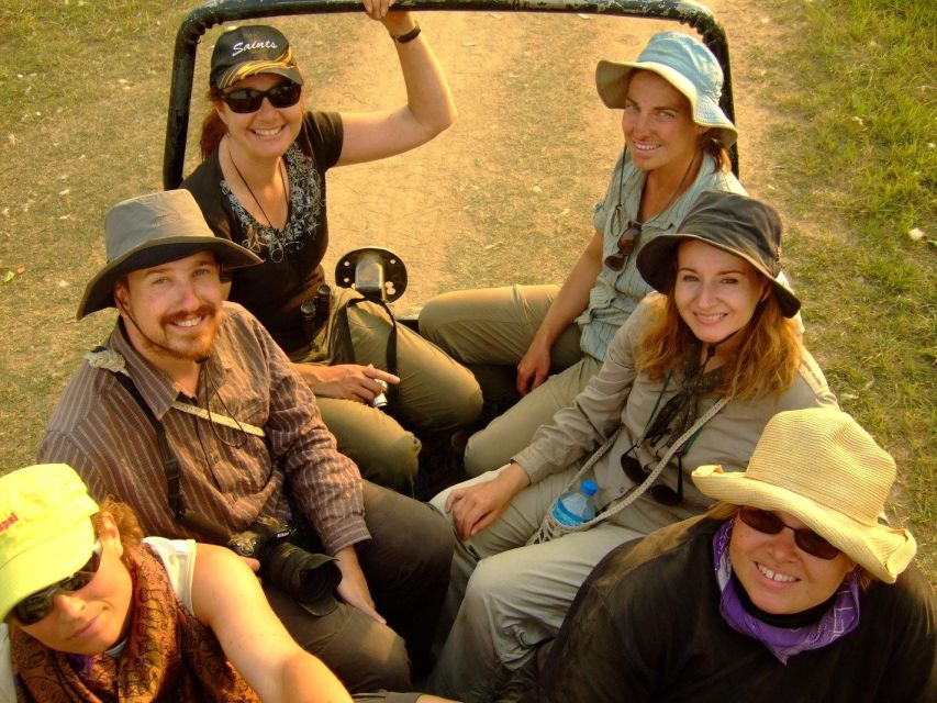 From Kathmandu/Pokhara: 3-Day All-Inclusive Chitwan Safari - Where the hotel experience fits in: comfortable, simple, and variable