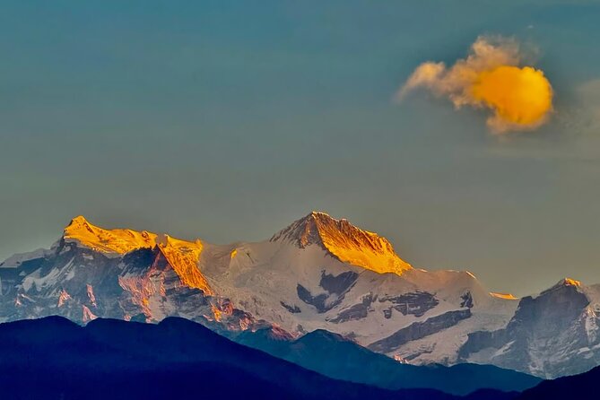 Full Day Car Drive to Explore Places of Interest of Pokhara - Car comfort and guides: what good service looks like here