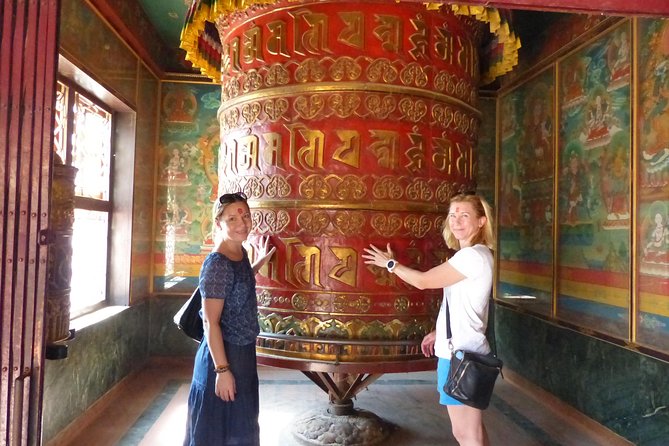 Half Day Tibetan Cultural tour Pokhara - Carpets made by hand: workshop steps plus a real showroom