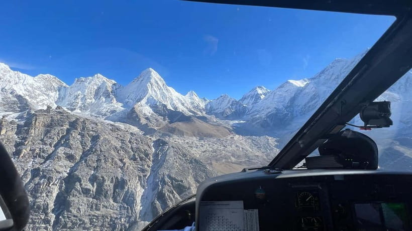 Kathmandu: Everest Helicopter Tour with Landing & Breakfast - Spotting Lhotse, Makalu, and Cho Oyu from the air