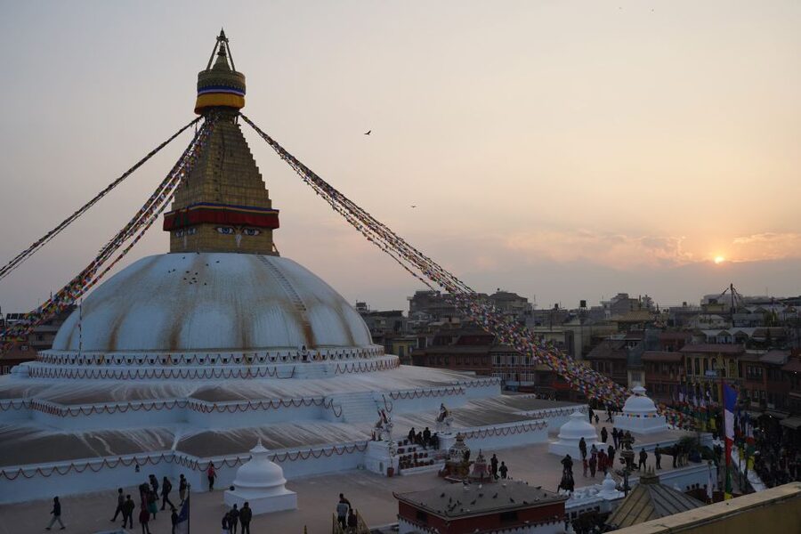Kathmandu: Full-Day UNESCO Sightseeing Tour with Transfers - Lunch break, a reset between stupa hills and palace squares