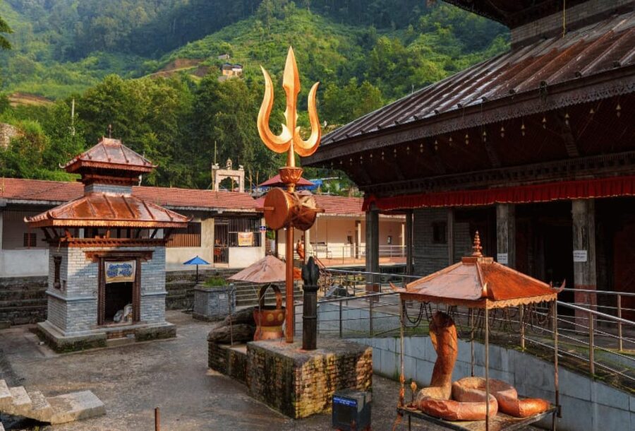 Kathmandu: Nagarkot, Bhaktapur, Doleswor & Sanga Statue Tour - Newari flavors and a real lunch reset in Bhaktapur