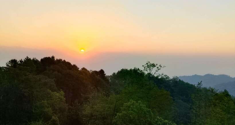 Kathmandu: Nagarkot Sunrise & Hike with Lunch -Private/Group - Kathmandu to Nagarkot, via electric car: a low-drama start