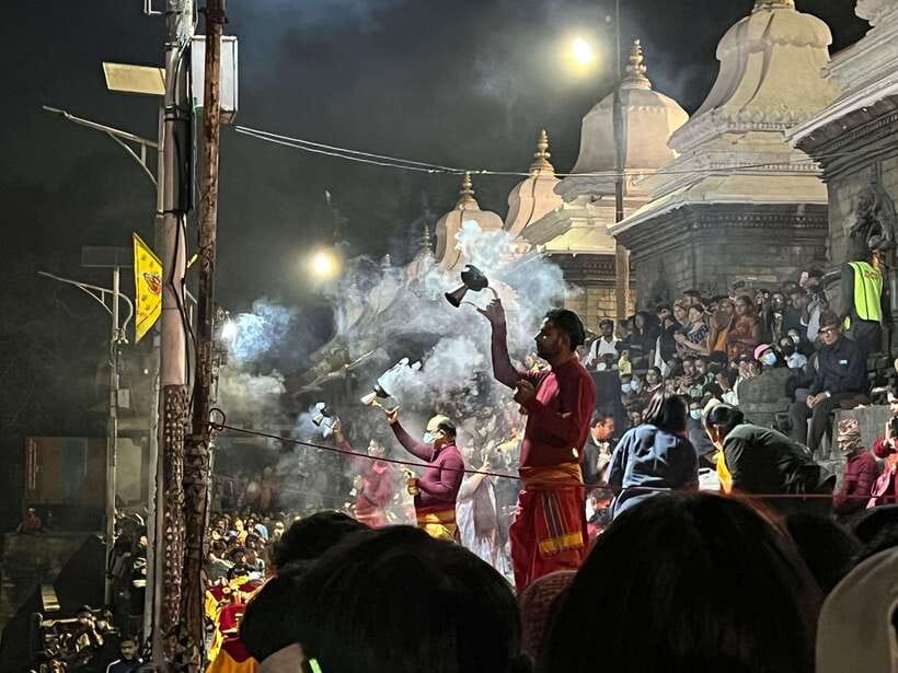 Kathmandu: Pashupatinath Evening Aarati Tour Private/Group - Getting the Best View: Where Your Guide Puts You Matters