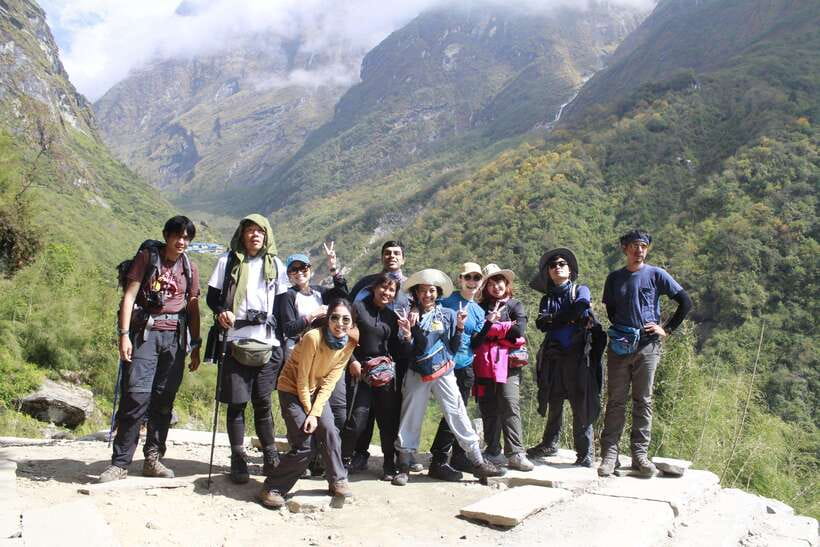 Kathmandu/Pokhara: Annapurna Circuit Trek 10 days - Chame to Pisang to Manang: Forests, Farms, and That Creeping High-Air Feeling