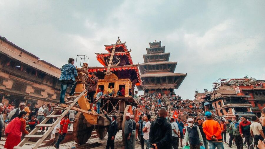 Kathmandu: Private Bhaktapur and Patan Sightseeing Tour - Pottery Square: A Practical Stop for Newari Crafts