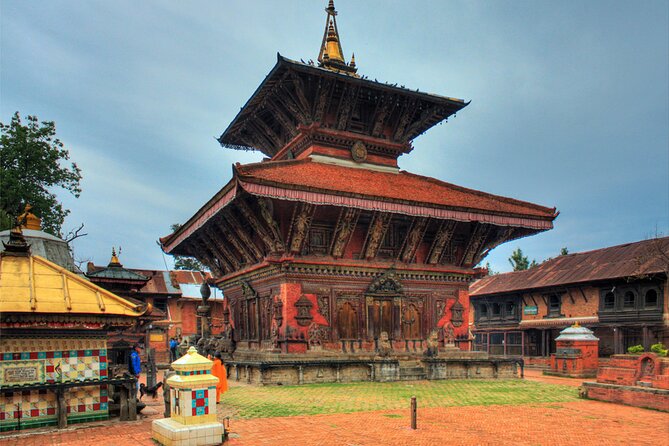Kathmandu: Private/Group Tour to 7 UNESCO Sites with Lunch - Patan Durbar Square: a different angle on Buddhism and Hinduism