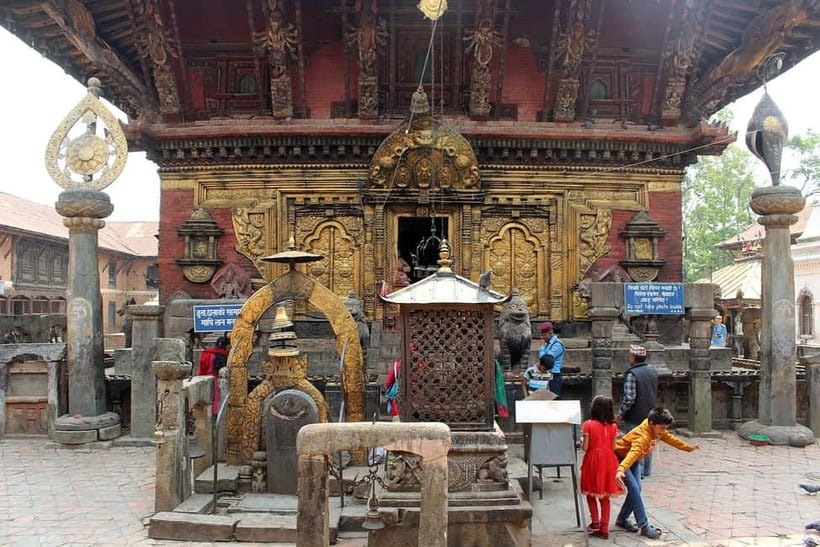 Kathmandu: Private/Group Unesco Heritage Sites Guided Tour - Stop 1: Swayambhunath, the hilltop Monkey Temple views