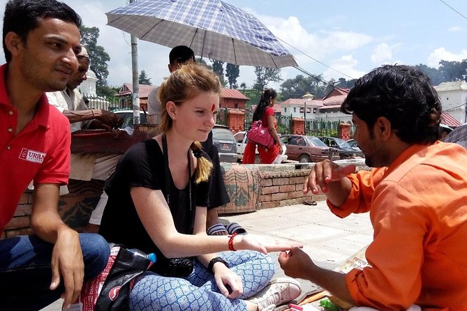 Kathmandu Spiritual Sites: Bodhnath & Pashupatinath Tour - The walk between sites: short distance, big difference