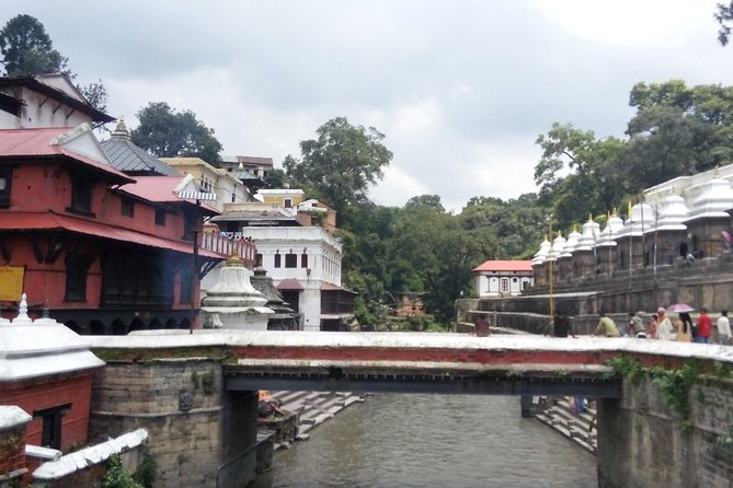 Kathmandu Spiritual Sites: Bodhnath & Pashupatinath Tour - What’s extra to budget for: butter lamps, palm reading, and monk interactions