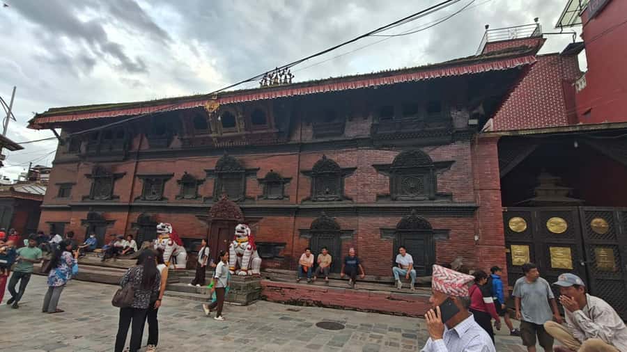 Kathmandu: UNESCO Heritage Site Private & Guided Tour - Kathmandu Durbar Square, Hanuman Dhoka Palace area, and the Kumari Ghar