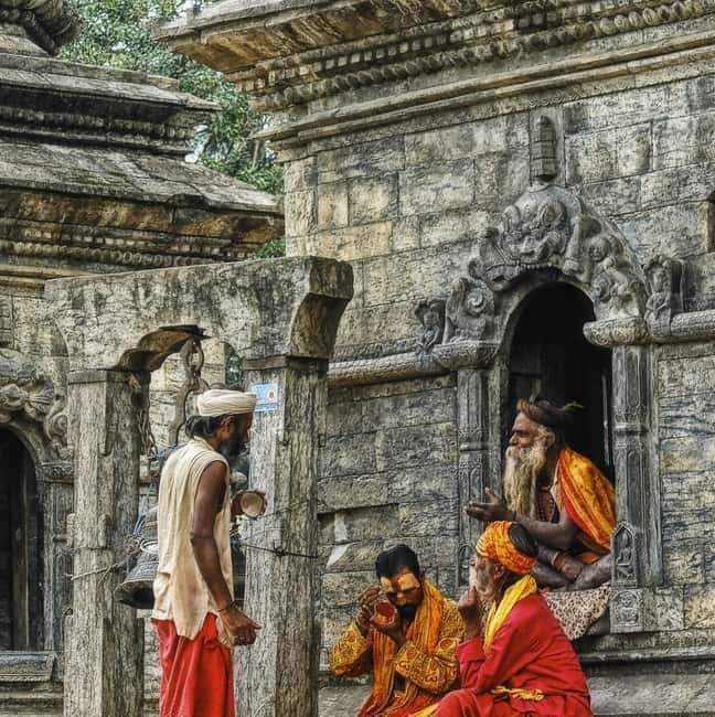 Katmandu: Pashupatinath Open Cremation & Evening Aarati - Dress, shoes, and weather: the small prep that prevents big headaches