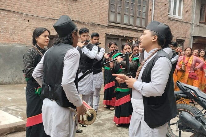 Kirtipur & Swayambhu Trip from Kathmandu: Local Eats and Drinks - Kirtipur next: Newari town life and ancient monuments