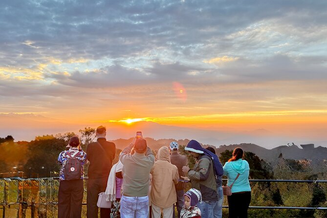 Nagarkot Sunrise View & Morning Hike with Lunch- Private/Group - Pickup, Private AC, and Packed Breakfast: Be Ready to Move Fast