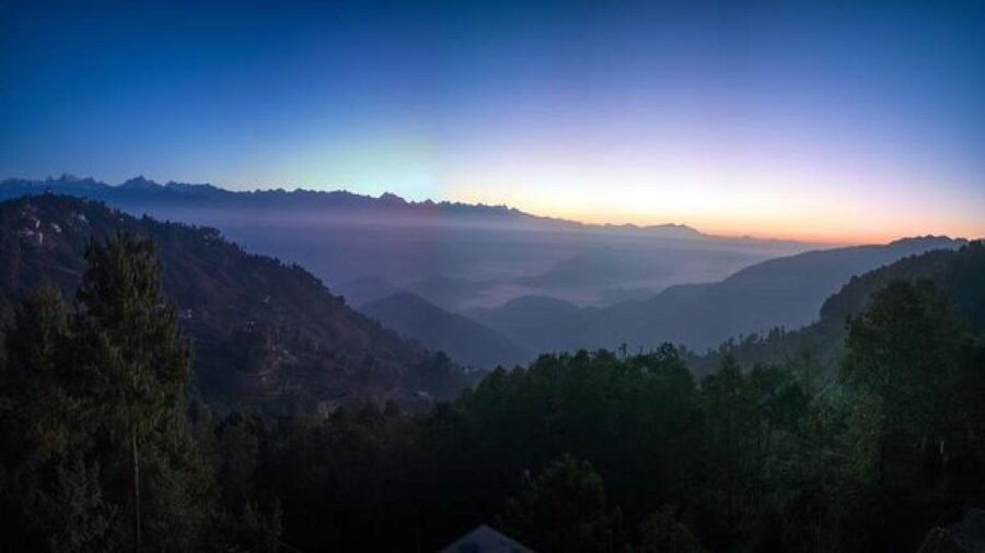 Panoramic Day Hike from Nagarkot to Changunarayan with Lunch - Changu Narayan: what makes the UNESCO temple the perfect finish