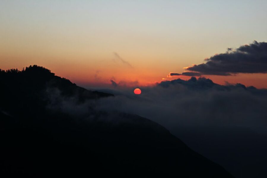 Pokhara: 3-Day Ghorepani, Poon Hill and Ghandruk Guided Trek - Lodging reality: tea houses in Ghorepani, and a hotel choice in Ghandruk
