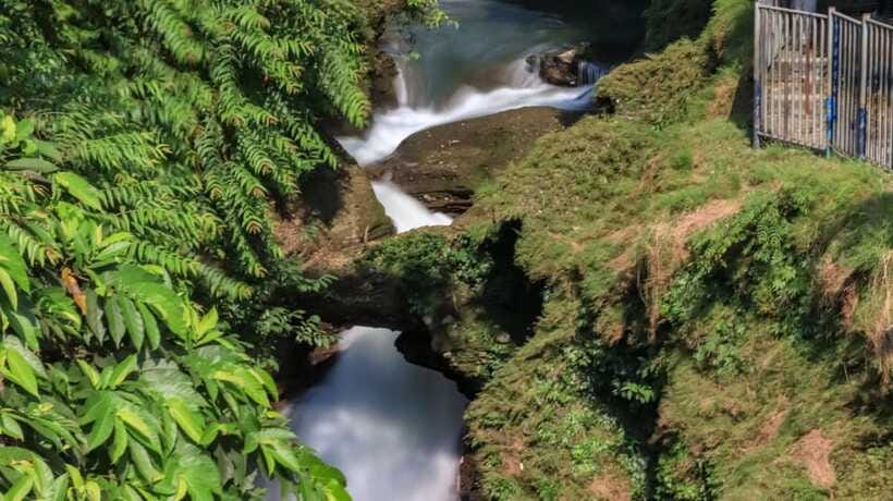 Pokhara: City Sightseeing Group Bus Tour - What to bring, and what to skip on a cave-and-temple day