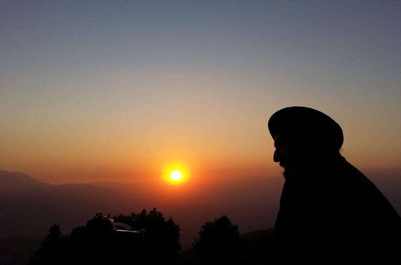 Pokhara: Sunrise & Private Day Tour on 7-Iconic Destinations - A Short On-Foot Stretch That Breaks Up the Day