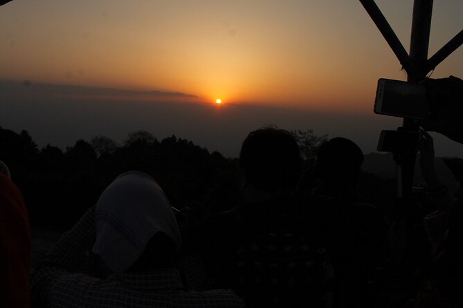 Stunning Sunrise from Nagarkot, Mt. Everest View & hike to Changu - Getting up early: Kathmandu drive and the timing that makes sunrise work