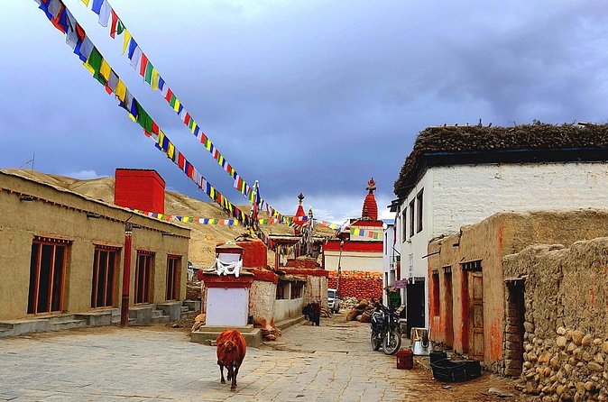 Upper Mustang Trek 14 Days - Pokhara breaks: Phewa Lake and Tal Barahi Temple
