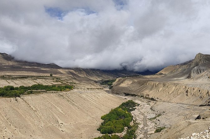 Upper Mustang Trek 14 Days - Kagbeni to Chele: arid trails, caves, and real remoteness